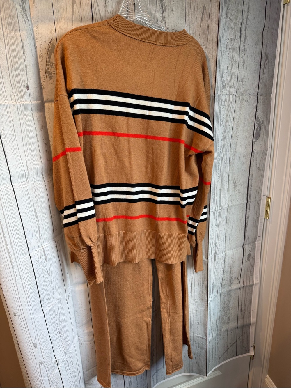 Two Piece Sweater Pants Set Large NWT - Picture 2 of 6